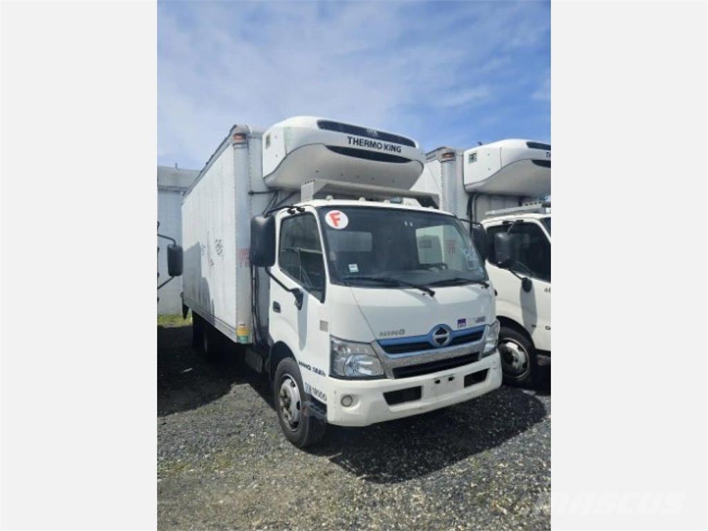 Hino 195 冷凍冷蔵車