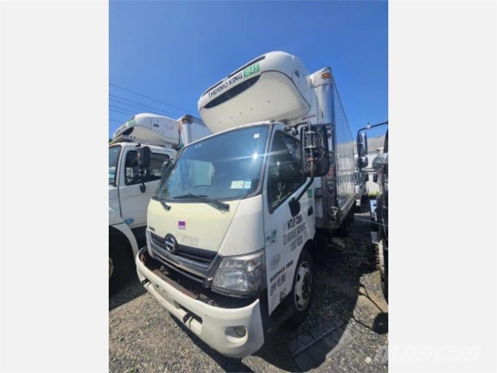 Hino 195 冷凍冷蔵車
