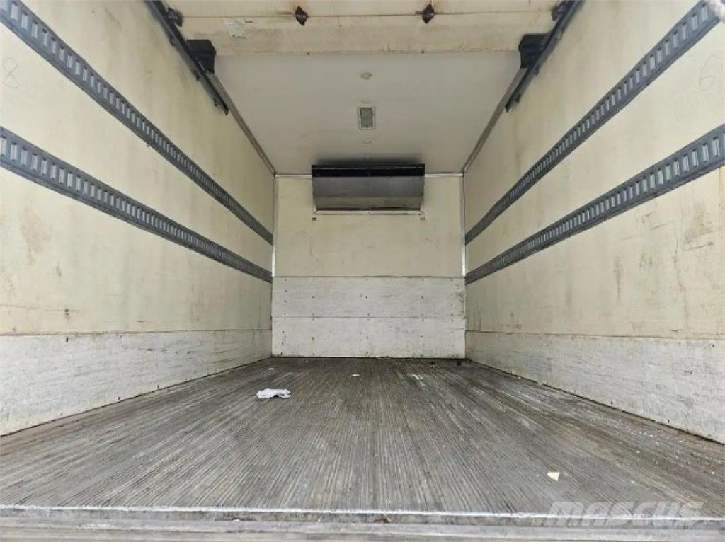 Hino 195 冷凍冷蔵車