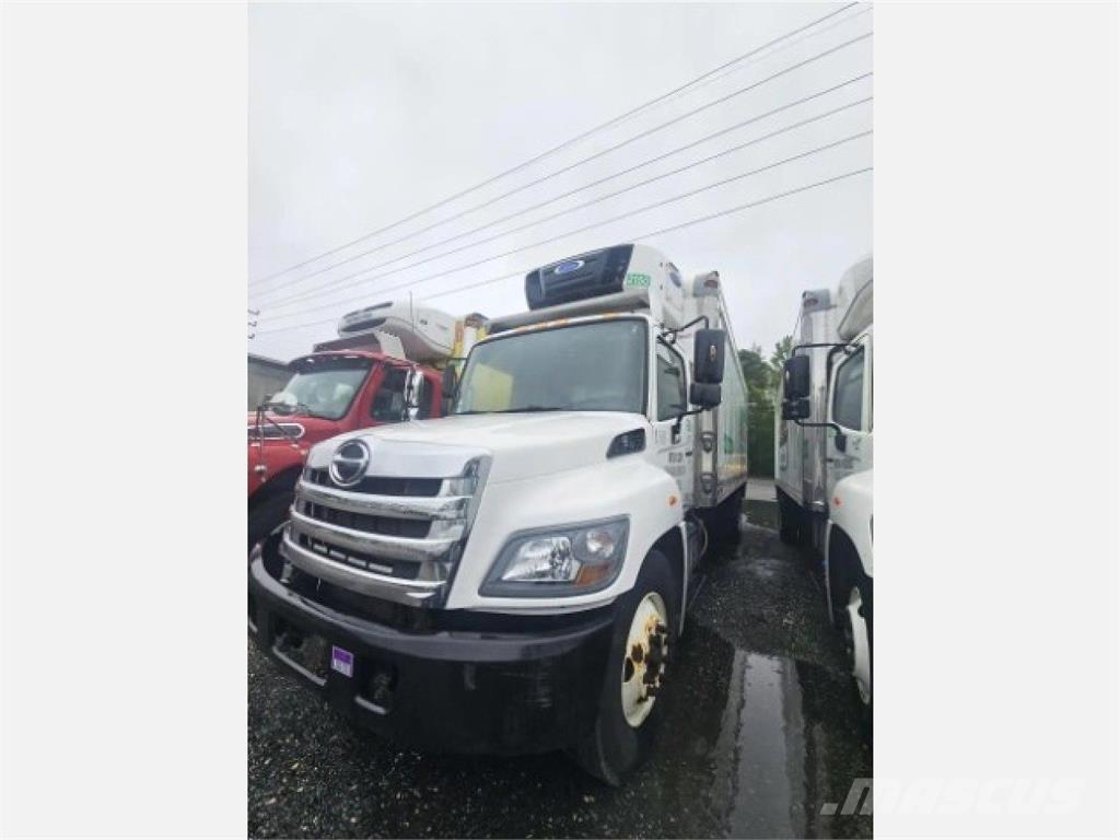 Hino 268 冷凍冷蔵車