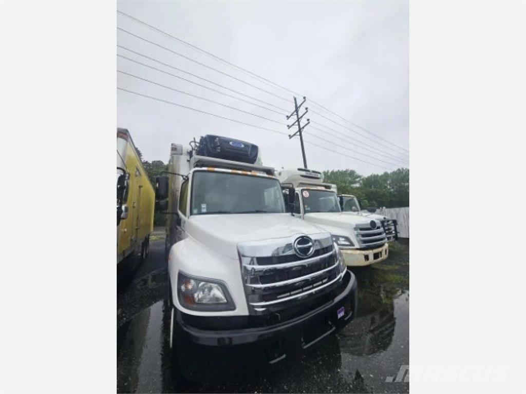 Hino 268 冷凍冷蔵車