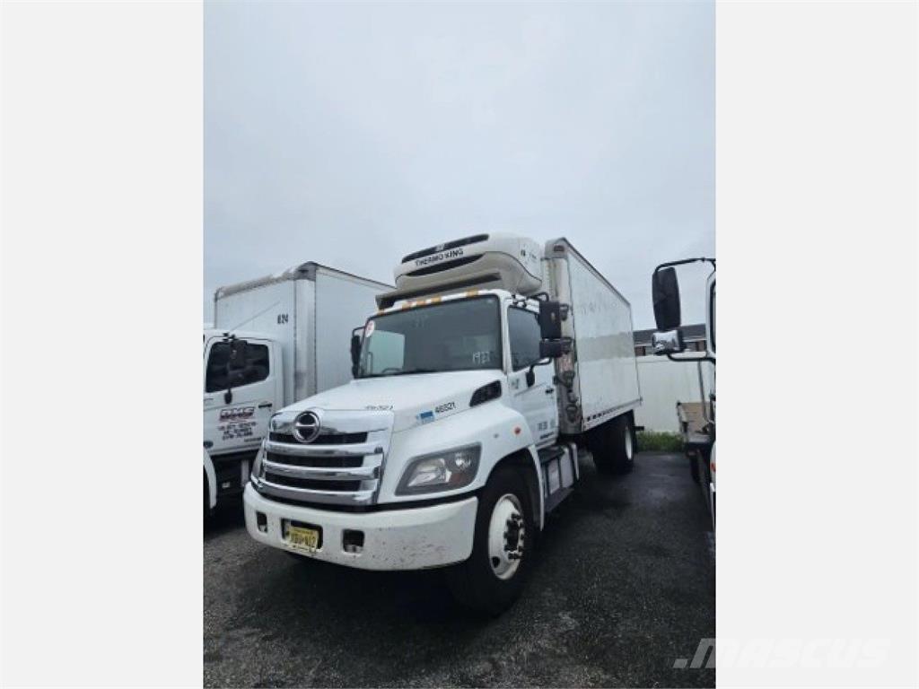 Hino 268 冷凍冷蔵車