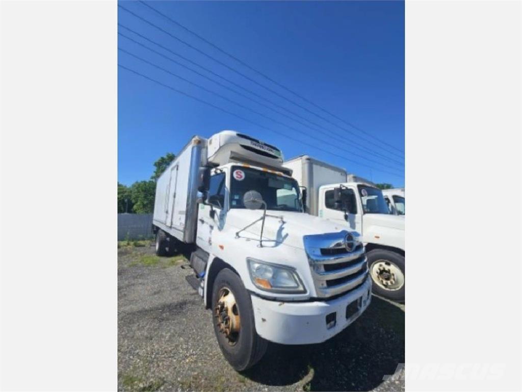 Hino 268 冷凍冷蔵車