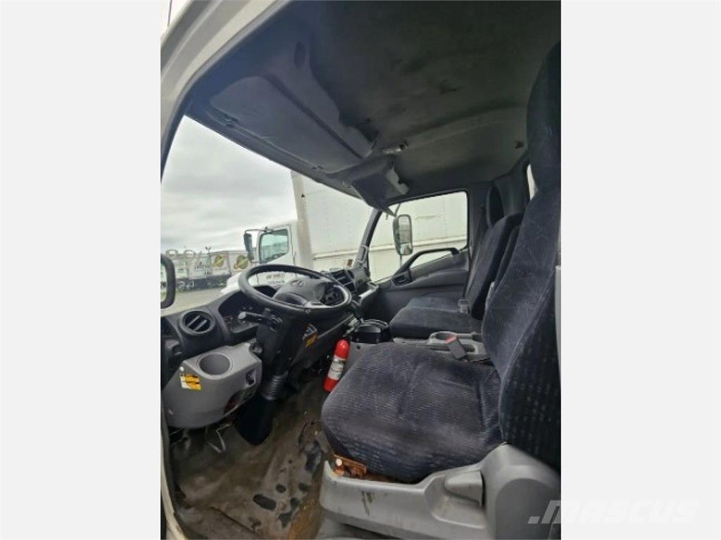 Hino 268 冷凍冷蔵車