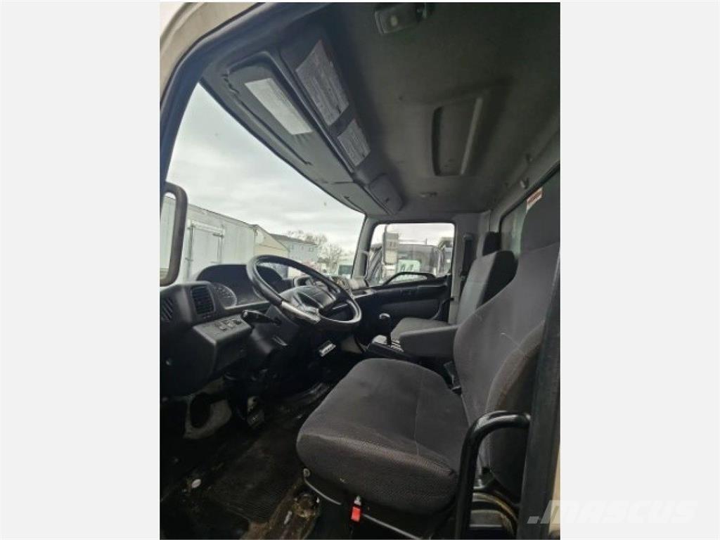 Hino 268 冷凍冷蔵車
