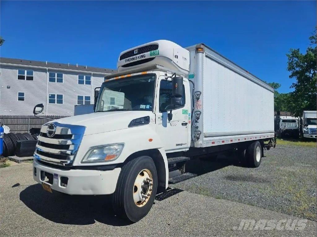 Hino 268 冷凍冷蔵車