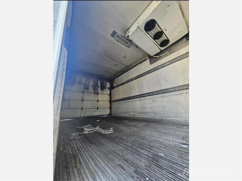 Hino 268 冷凍冷蔵車