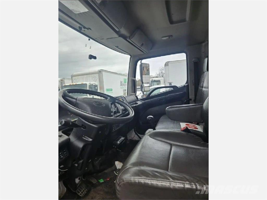 Hino 268 ボックスボディー、ウイング、箱車