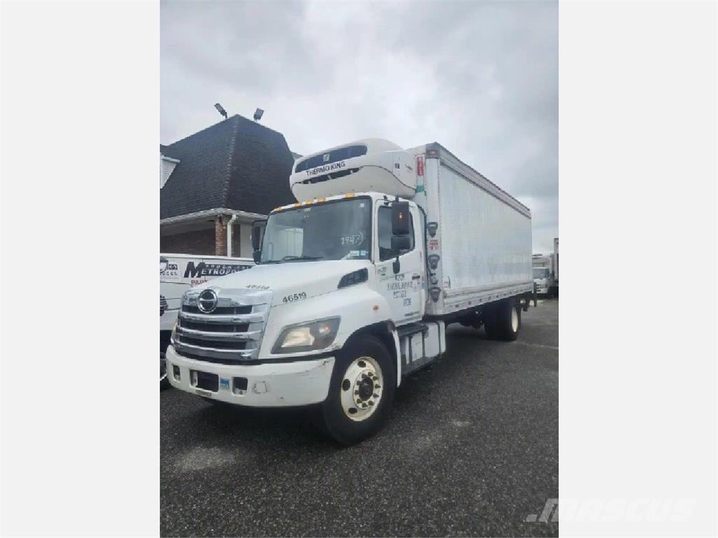 Hino 338 冷凍冷蔵車