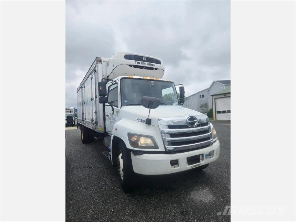 Hino 338 冷凍冷蔵車