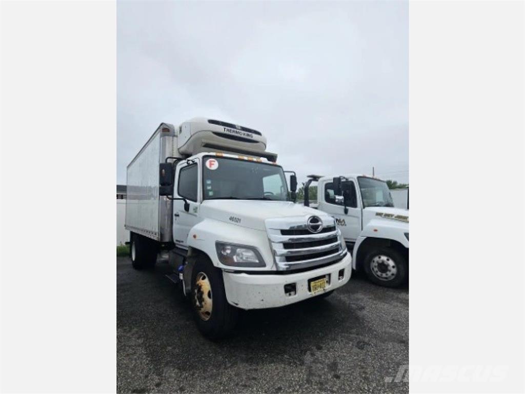 Hino 338 冷凍冷蔵車
