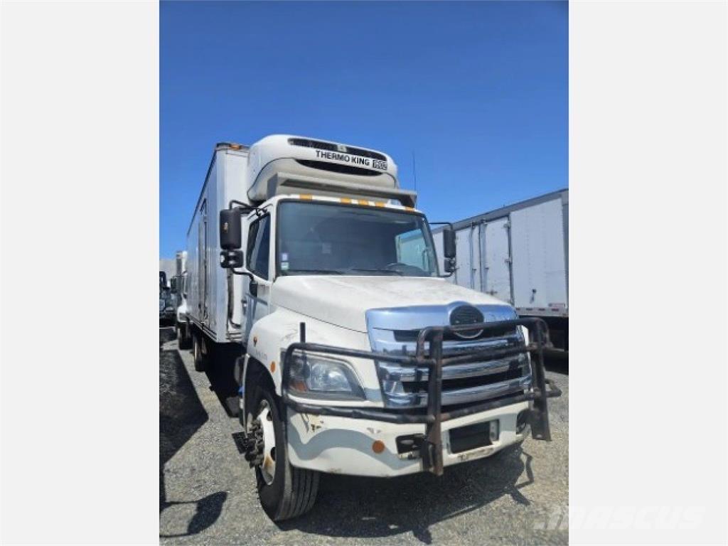 Hino 338 冷凍冷蔵車