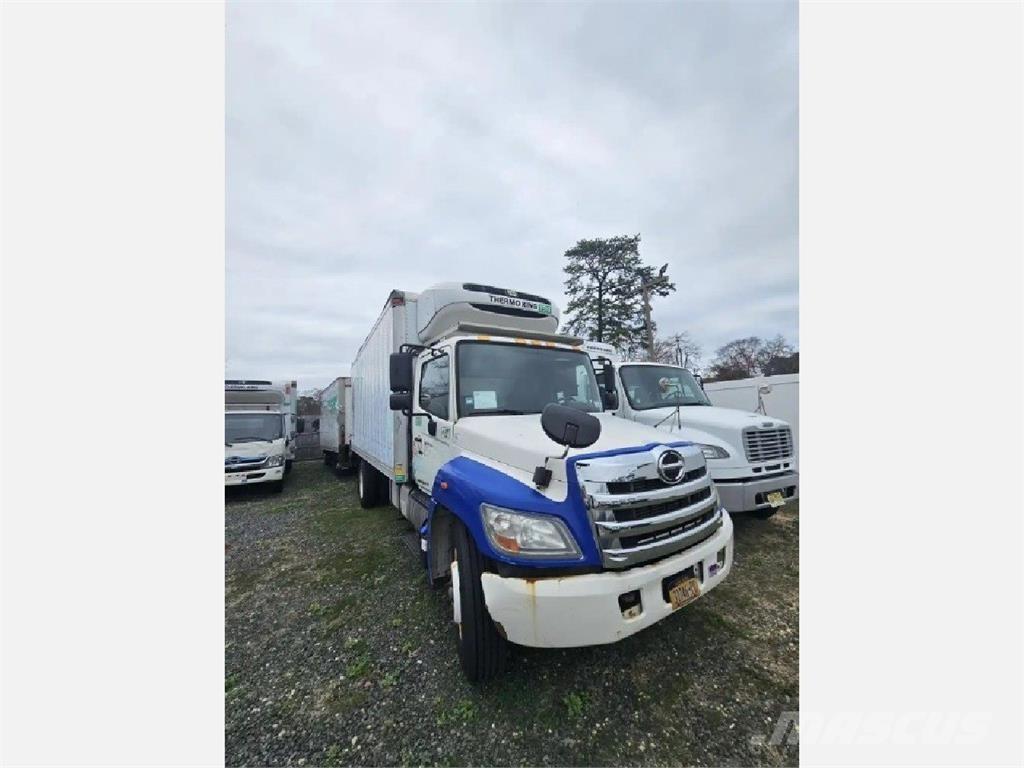 Hino 338 冷凍冷蔵車