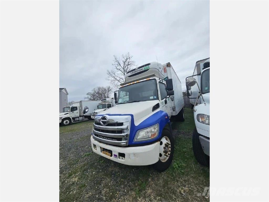 Hino 338 冷凍冷蔵車