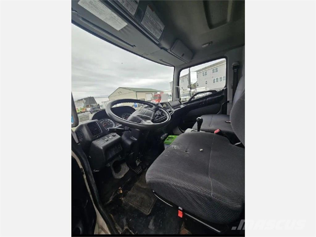 Hino 338 冷凍冷蔵車