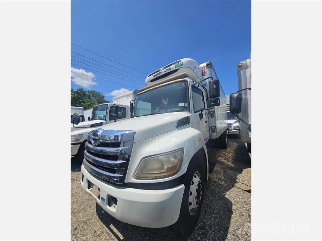 Hino 338 冷凍冷蔵車