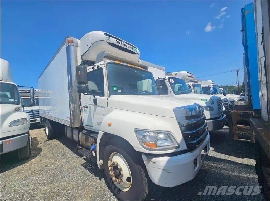 Hino 338 冷凍冷蔵車
