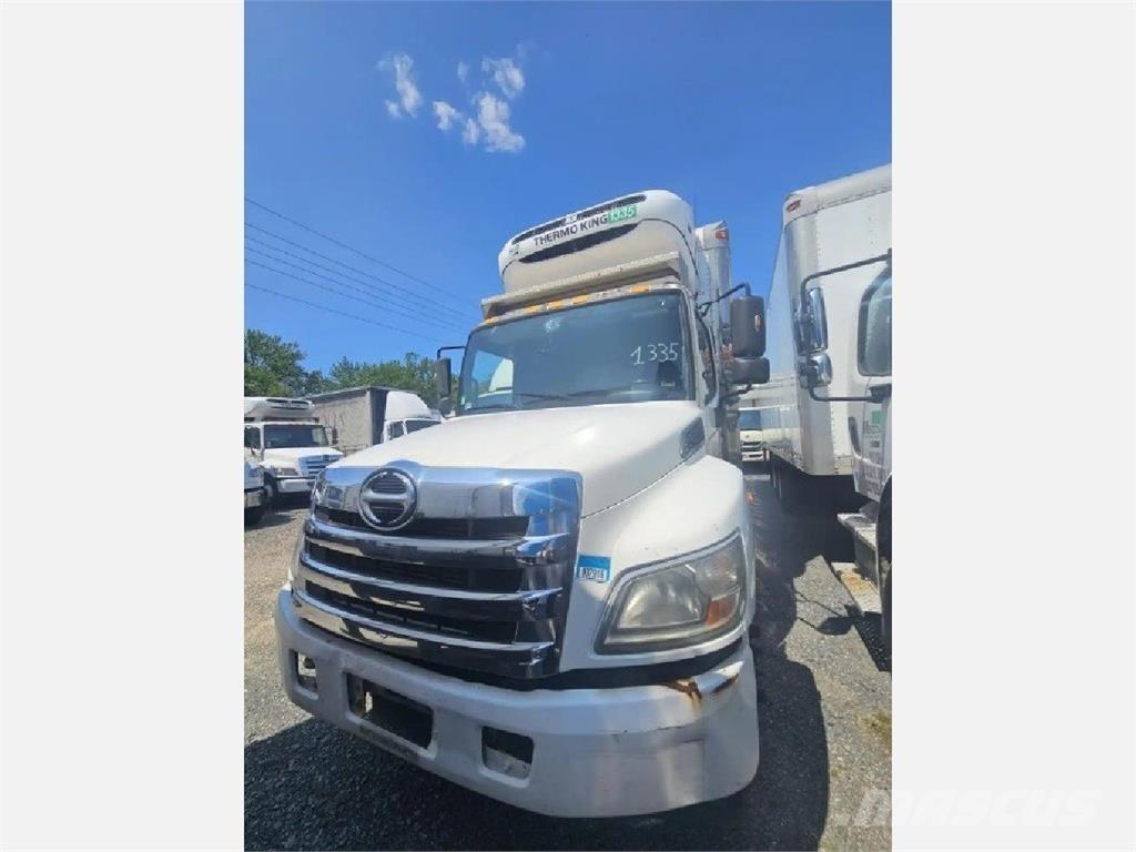 Hino 338 冷凍冷蔵車