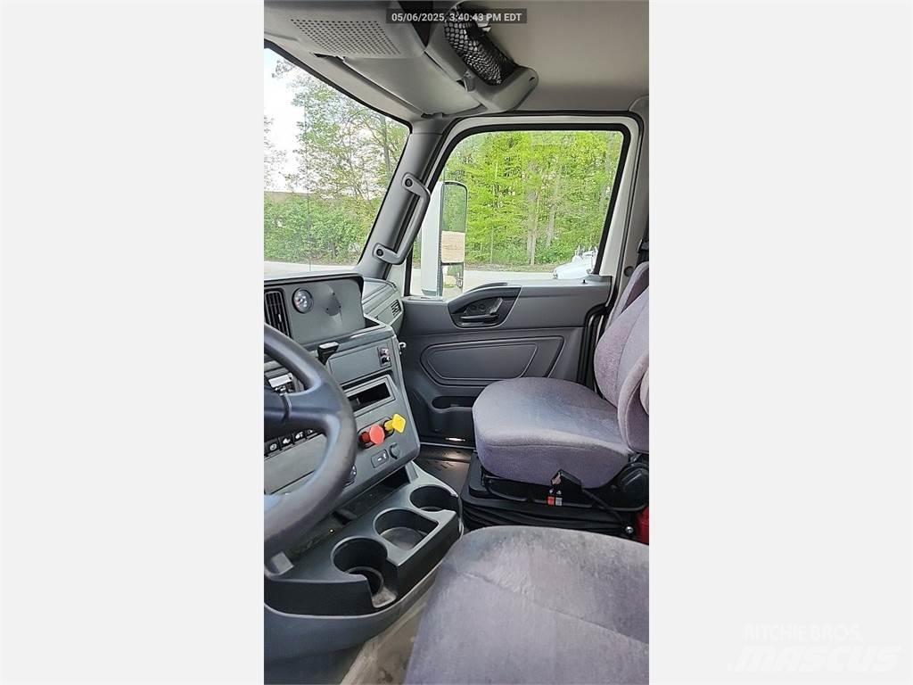International LT 中古トラクターヘッド | トレーラーヘッド