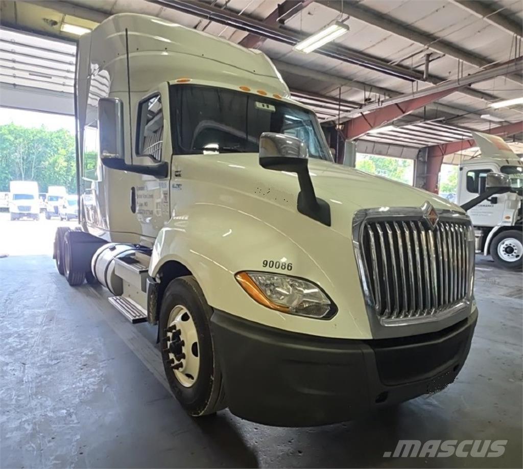 International LT 中古トラクターヘッド | トレーラーヘッド