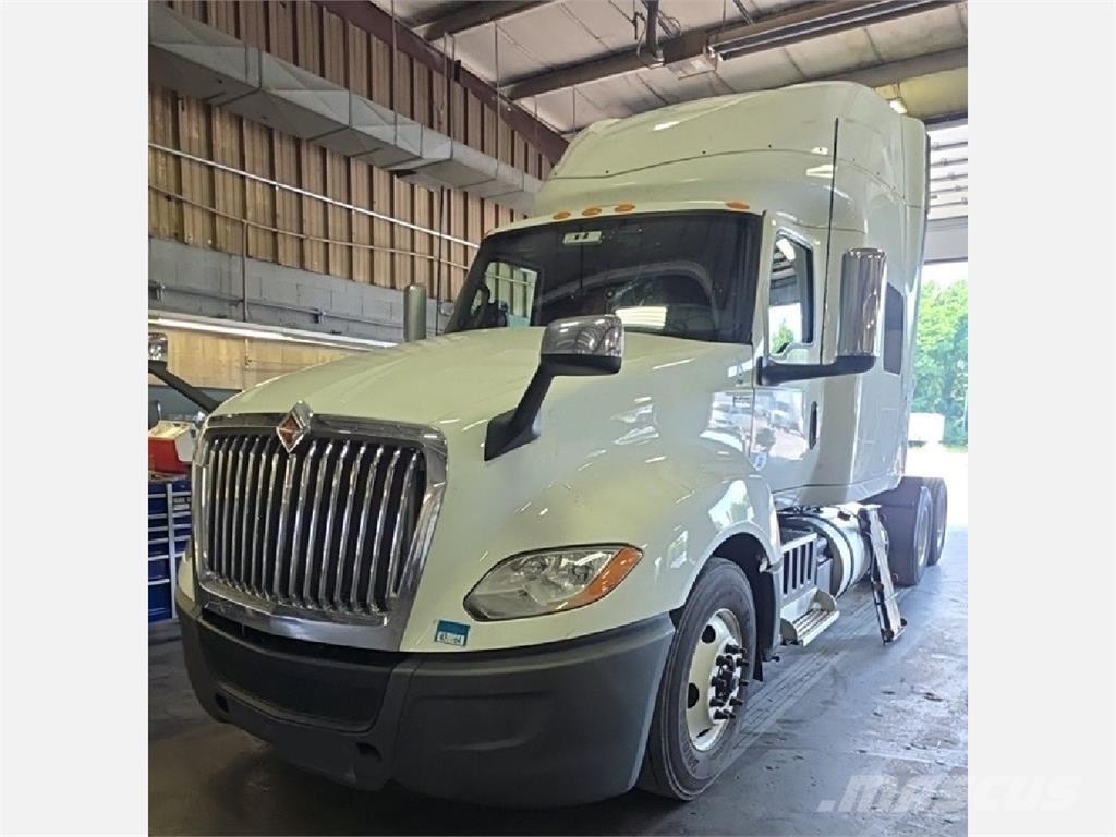 International LT 中古トラクターヘッド | トレーラーヘッド
