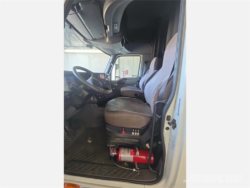 International LT 中古トラクターヘッド | トレーラーヘッド