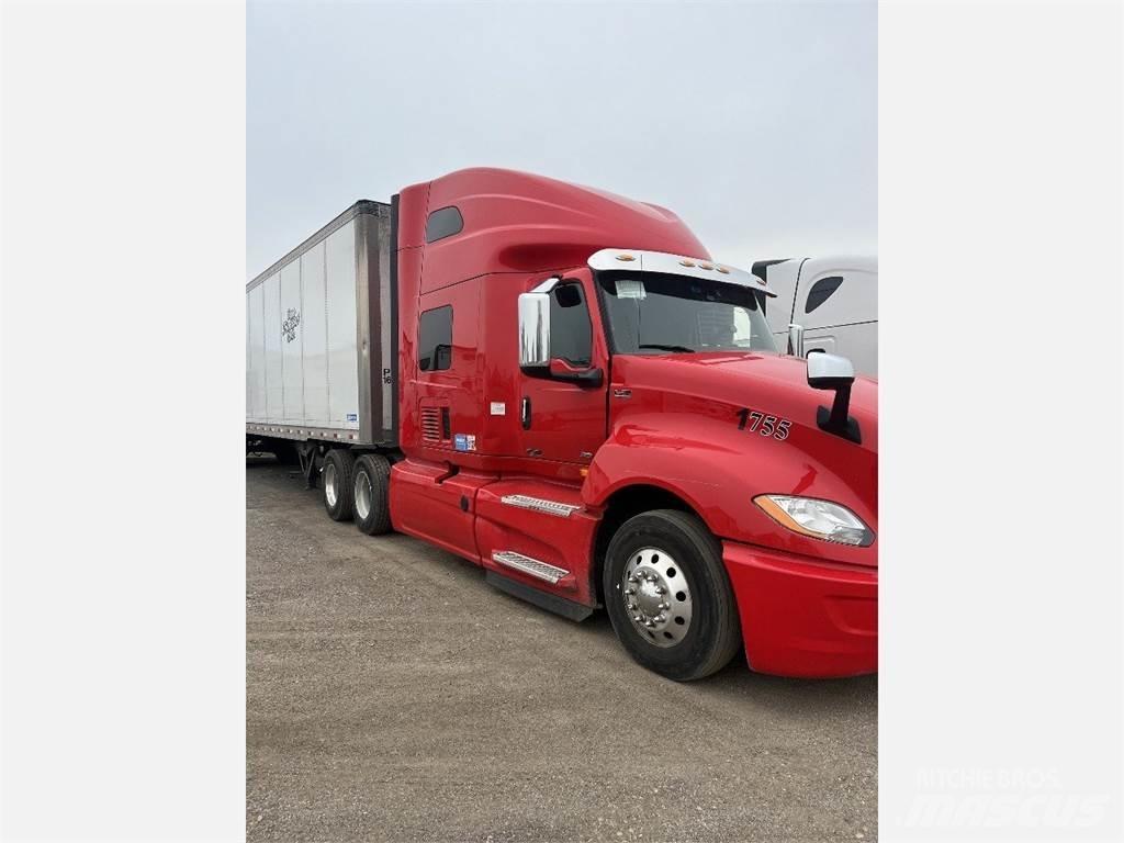 International LT625 中古トラクターヘッド | トレーラーヘッド