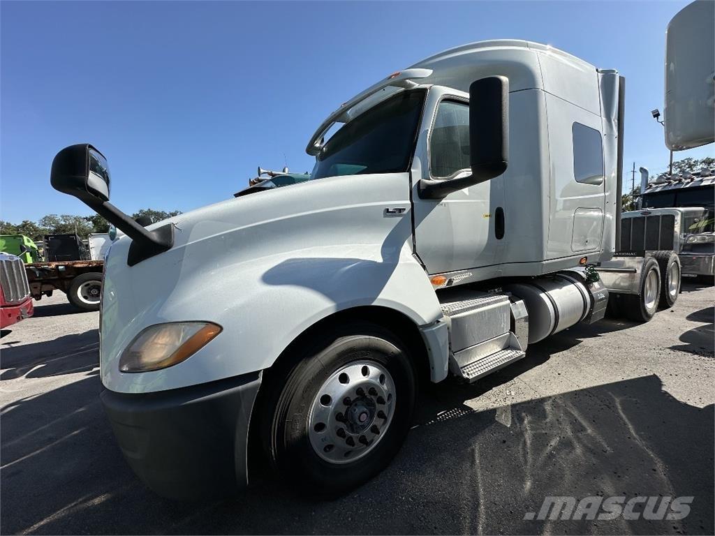 International LT625 中古トラクターヘッド | トレーラーヘッド