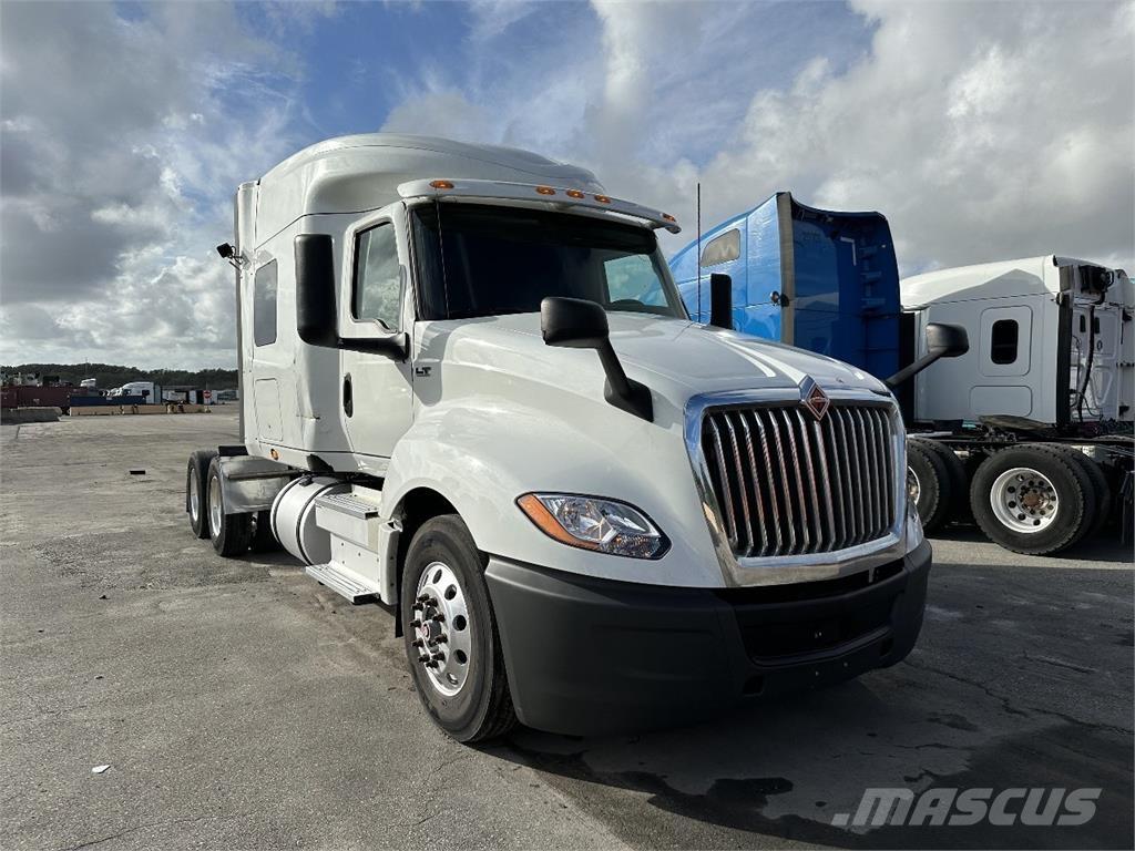 International LT625 中古トラクターヘッド | トレーラーヘッド