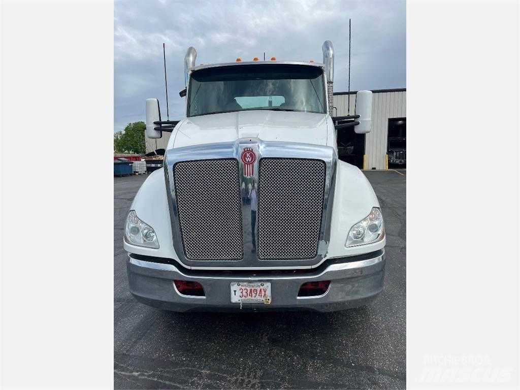Kenworth T680 中古トラクターヘッド | トレーラーヘッド