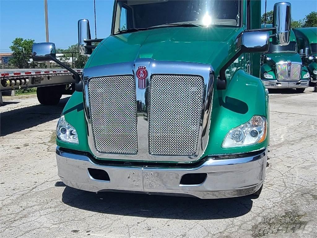Kenworth T680 中古トラクターヘッド | トレーラーヘッド