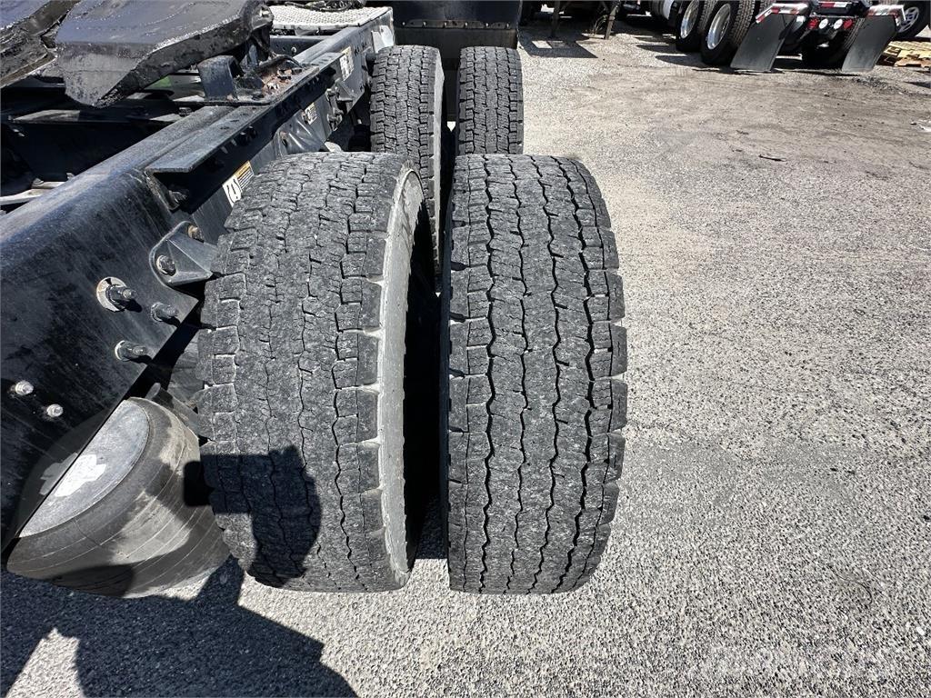 Kenworth T680 中古トラクターヘッド | トレーラーヘッド