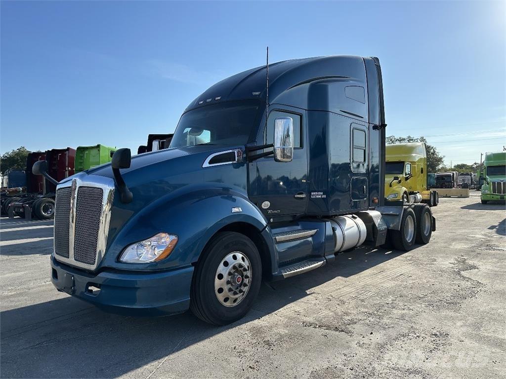 Kenworth T680 中古トラクターヘッド | トレーラーヘッド