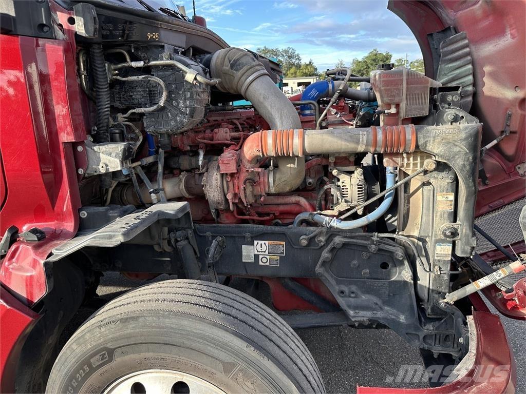 Kenworth T680 中古トラクターヘッド | トレーラーヘッド