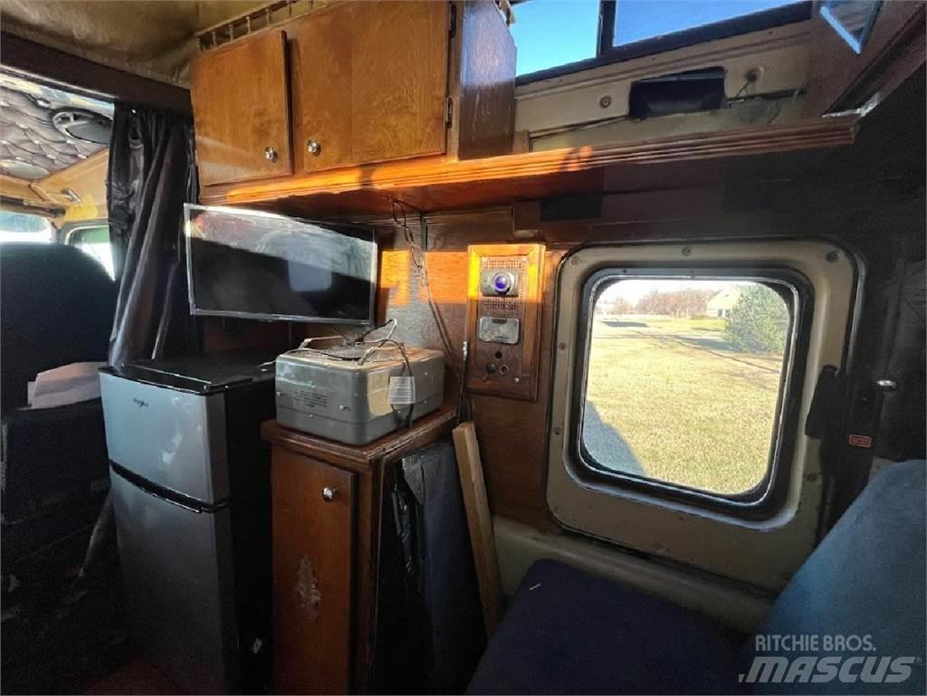 Kenworth W900 中古トラクターヘッド | トレーラーヘッド
