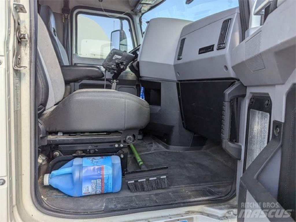 Mack AN64T 中古トラクターヘッド | トレーラーヘッド