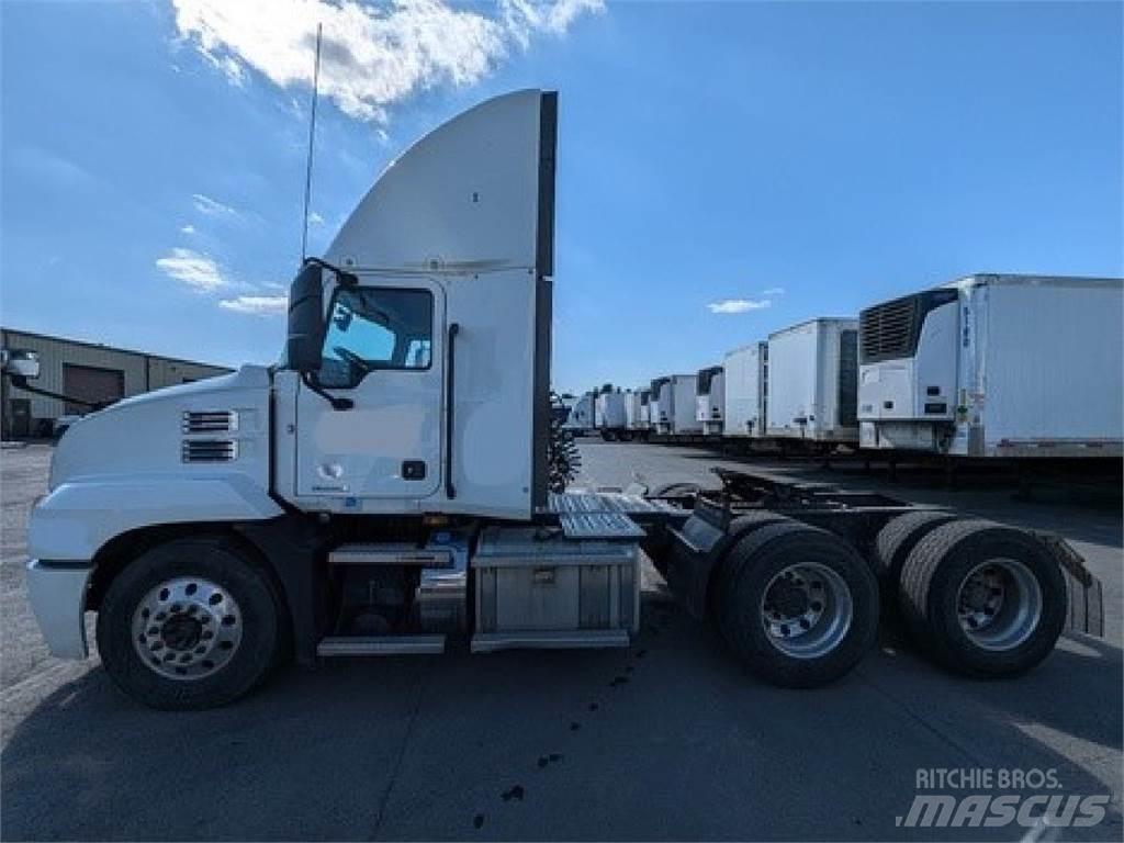 Mack AN64T 中古トラクターヘッド | トレーラーヘッド