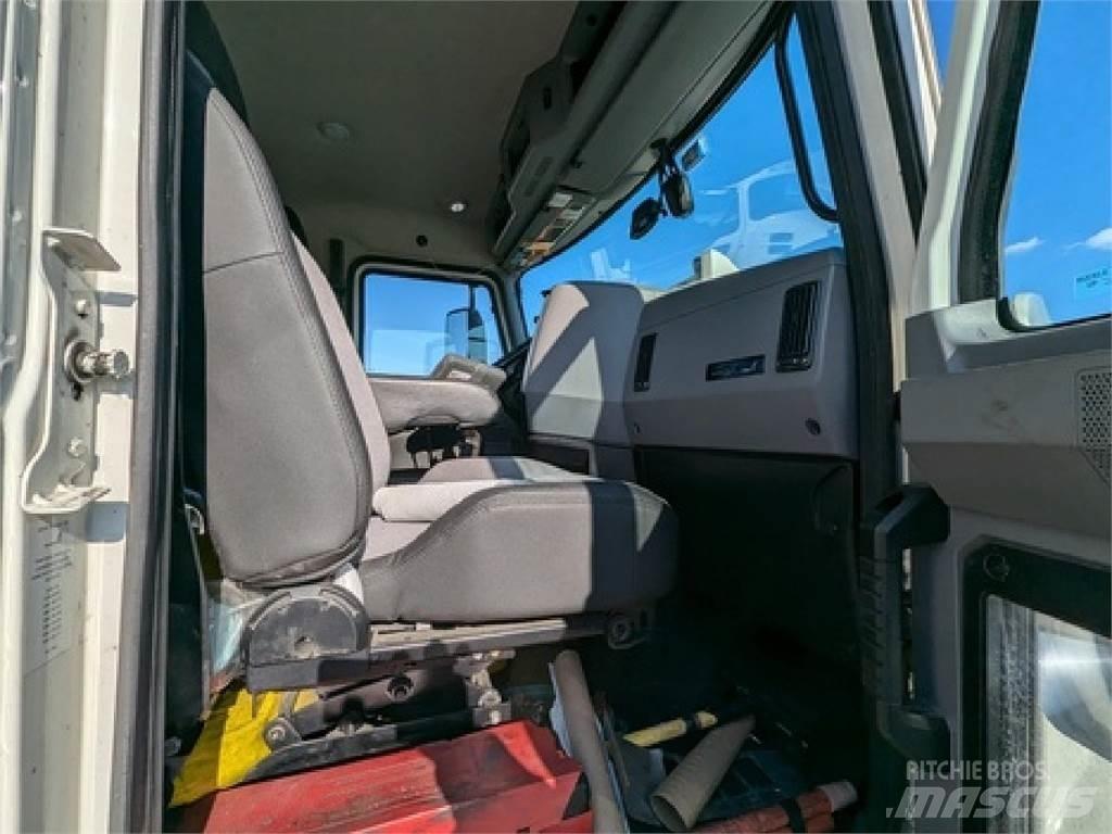 Mack AN64T 中古トラクターヘッド | トレーラーヘッド