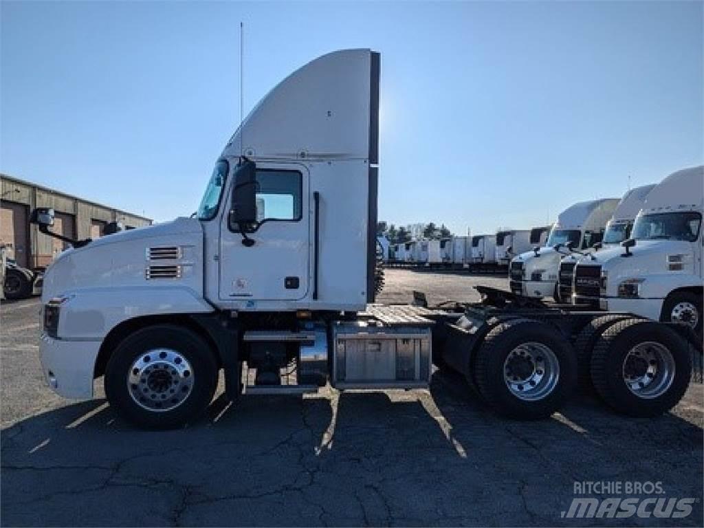 Mack AN64T 中古トラクターヘッド | トレーラーヘッド