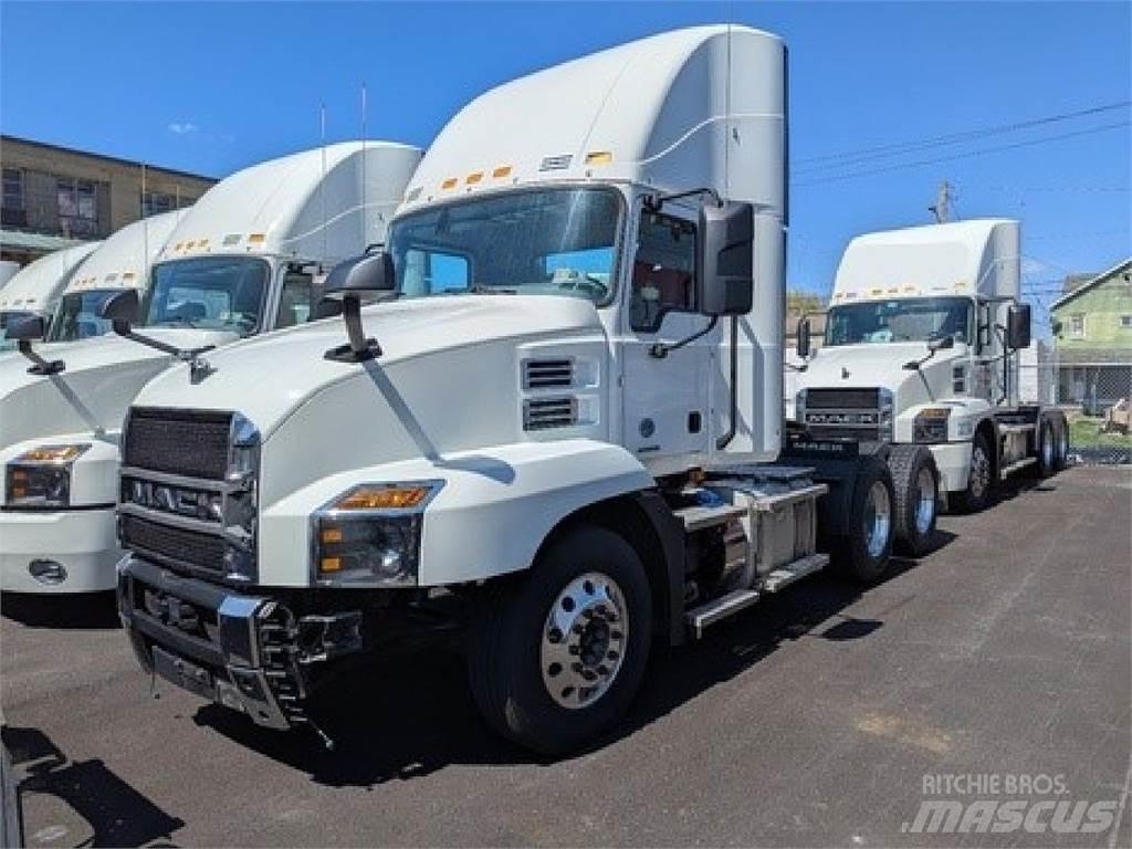 Mack AN64T 中古トラクターヘッド | トレーラーヘッド