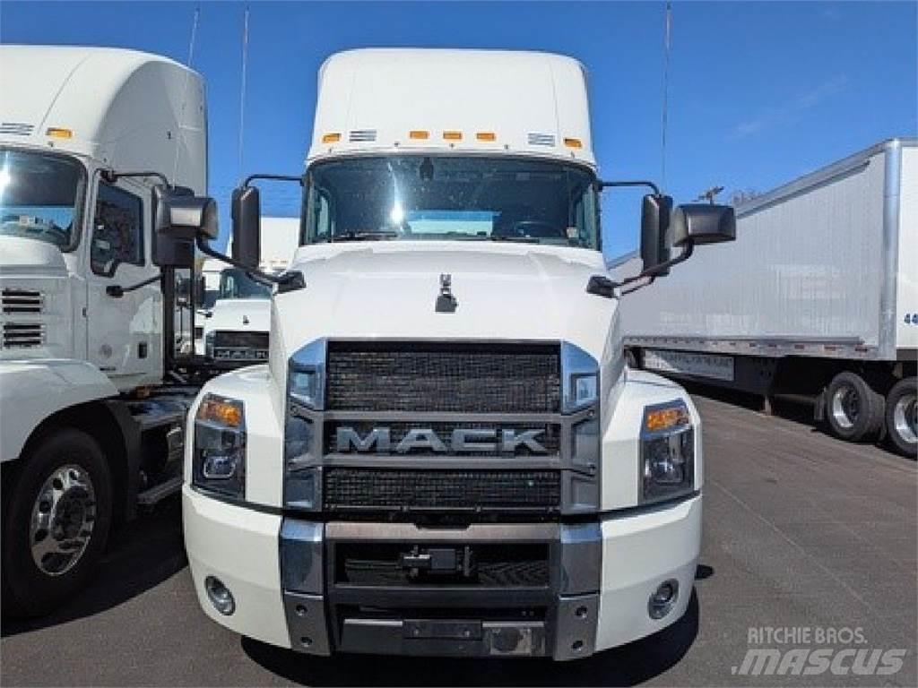 Mack AN64T 中古トラクターヘッド | トレーラーヘッド