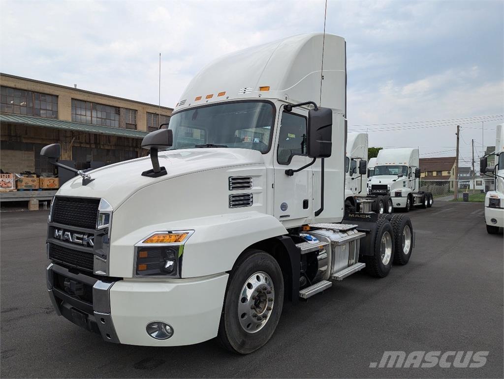 Mack AN64T 中古トラクターヘッド | トレーラーヘッド