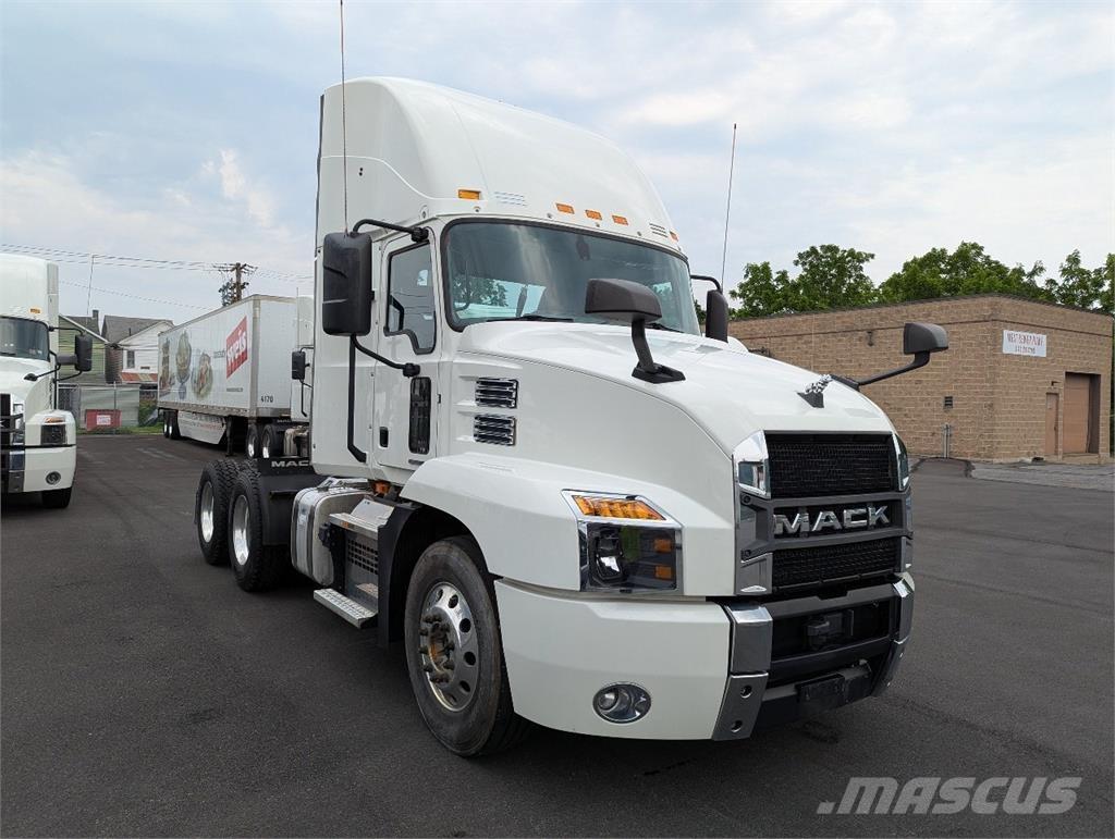 Mack AN64T 中古トラクターヘッド | トレーラーヘッド
