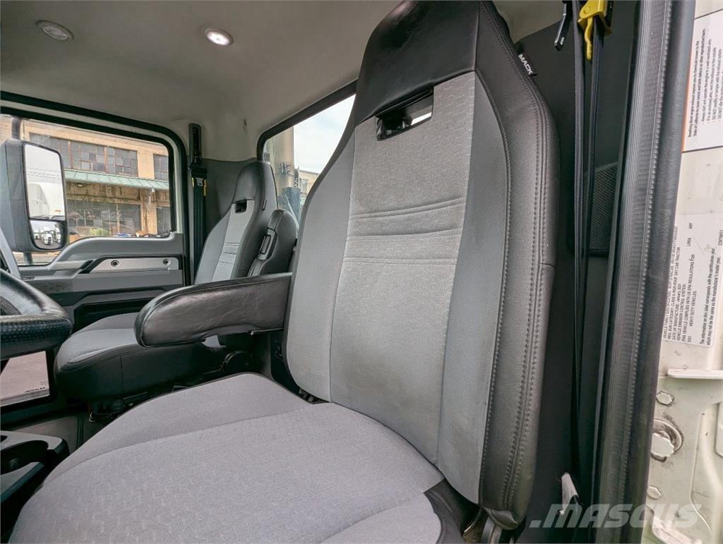 Mack AN64T 中古トラクターヘッド | トレーラーヘッド