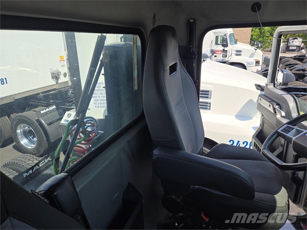 Mack AN64T 中古トラクターヘッド | トレーラーヘッド
