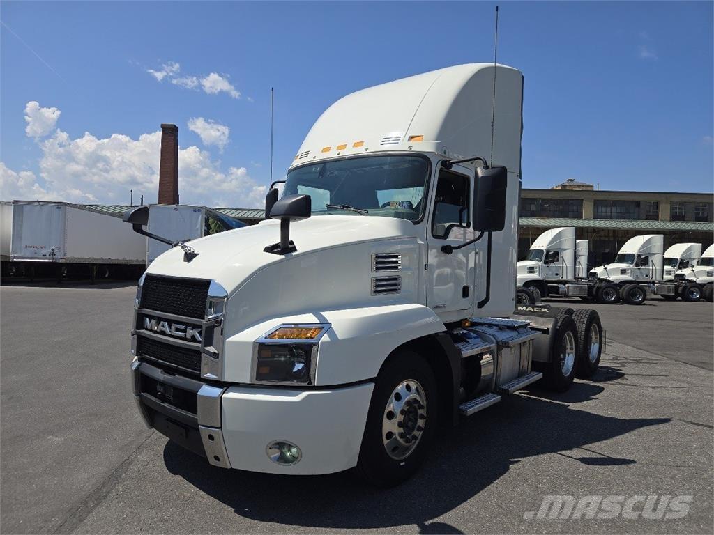 Mack AN64T 中古トラクターヘッド | トレーラーヘッド