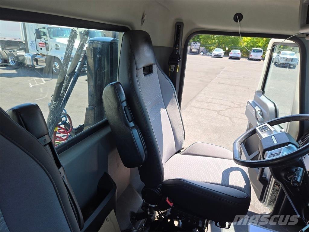 Mack AN64T 中古トラクターヘッド | トレーラーヘッド