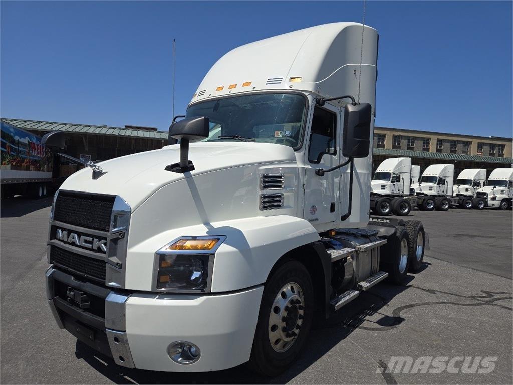 Mack AN64T 中古トラクターヘッド | トレーラーヘッド