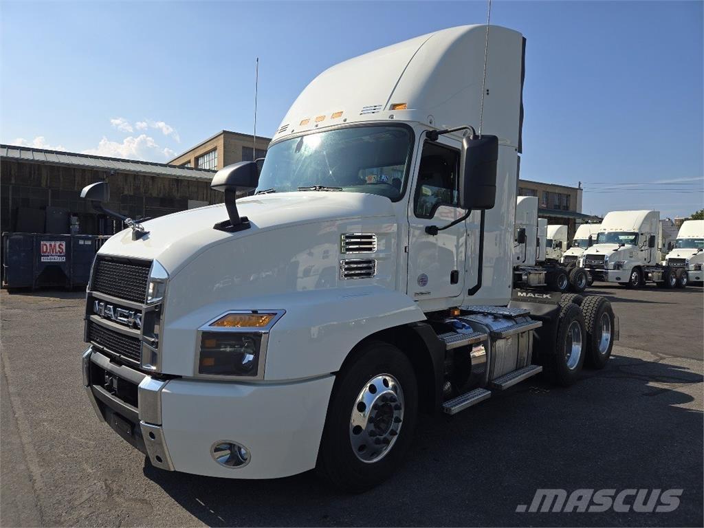 Mack AN64T 中古トラクターヘッド | トレーラーヘッド