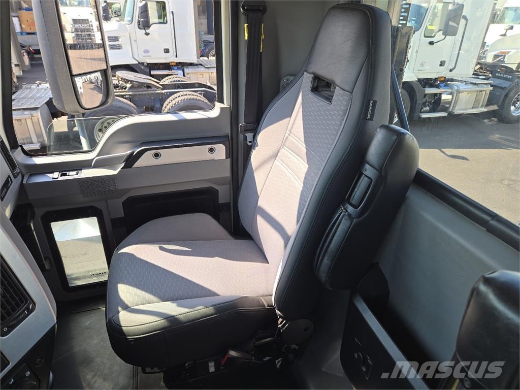 Mack AN64T 中古トラクターヘッド | トレーラーヘッド